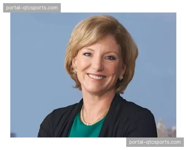 传奇推广人阿鲁姆因健康问题暂别工作，由副总裁接替日常事务